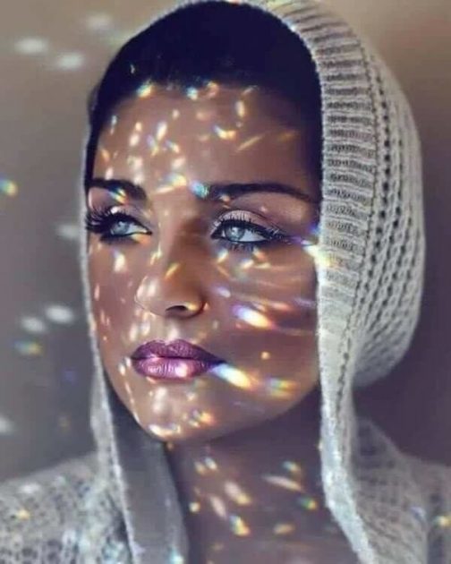 Уходила женщина от мужа, Чашу боли выпила до дна