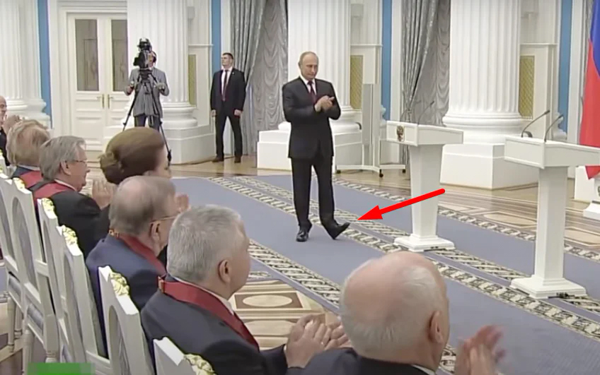 Путин в ботинках
